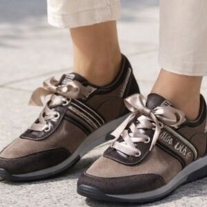 Pe de Flor | Brown Suede Metalic Ribbon Lace Sneakers